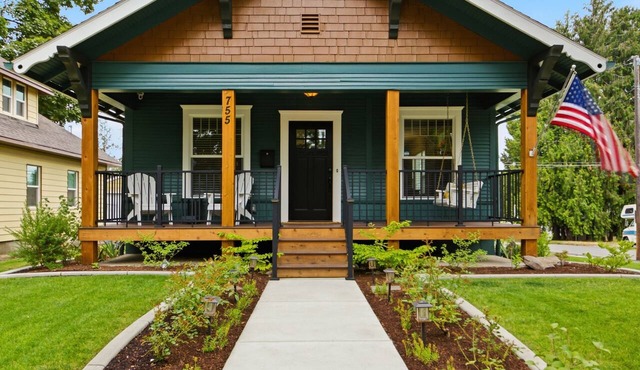 Beautifully Renovated Historic Bungalow on Government Way