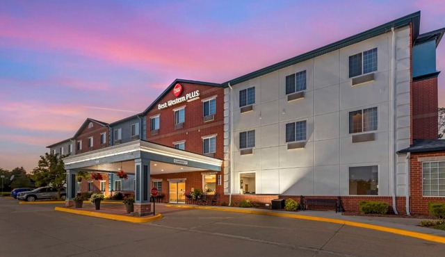 Best Western Plus Des Moines West Inn & Suites