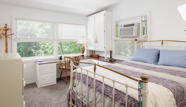 Bettie's Lake Cottage