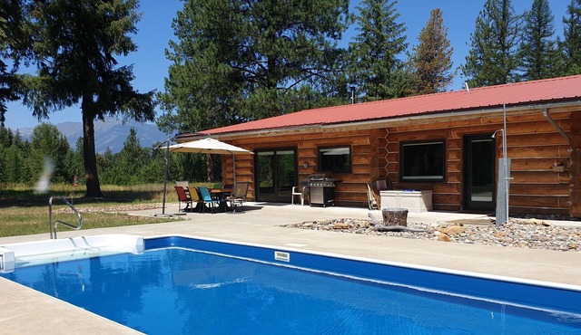 Big Loghome With Pool And Mountain View