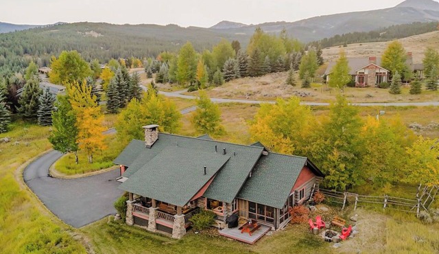 Big Sky Vacation Rentals: Chief Joseph Log Home