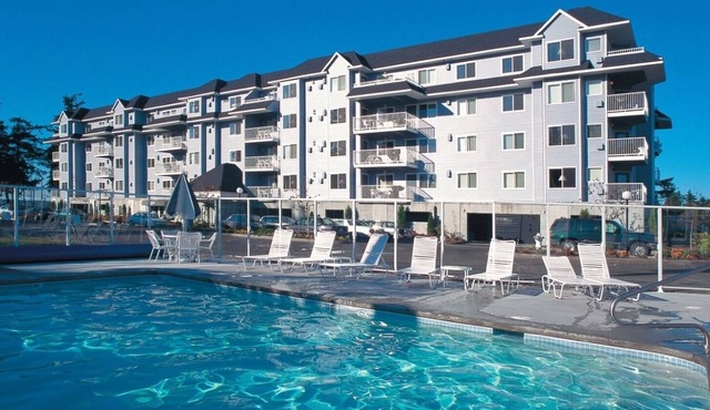 Birch Bay | Romantic Coastal Retreat | Pool + Beach