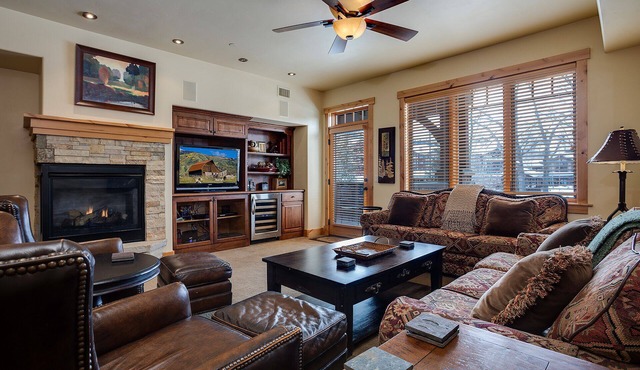 BL6106 | Mountain Residence | Private Patio with Hot Tub | Air Chilling