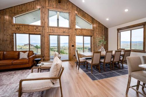 Blackbeary Cabin Bear Lake Views Hot Tub Occ 21