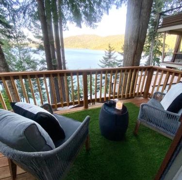 Blue Hayden Studio Lake Front- Hot Tub