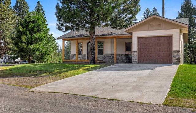 Bogie Bungalow - Walk to lake, bar & restaurant - Near golf course - AC - Fireplace - Pet Ok