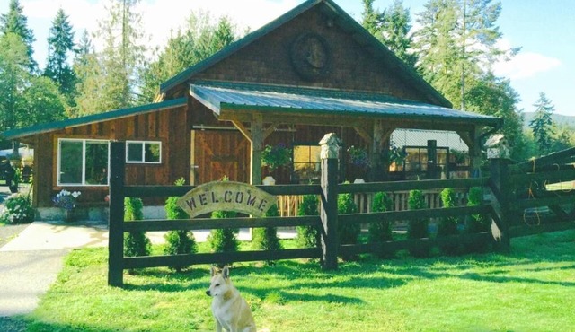 Bond Ranch Retreat, Family Cabins under the stars, enchanting Olympic Peninsula.