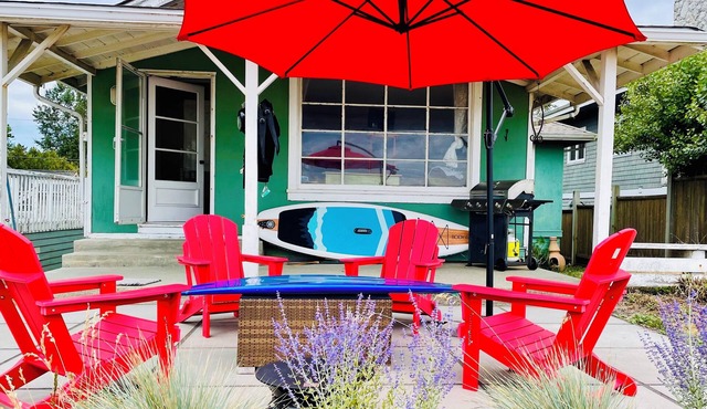 BOOK FIFA FAMILY 50' waterfront at South Beach, adorable 3 bdm 45 min to YVR.