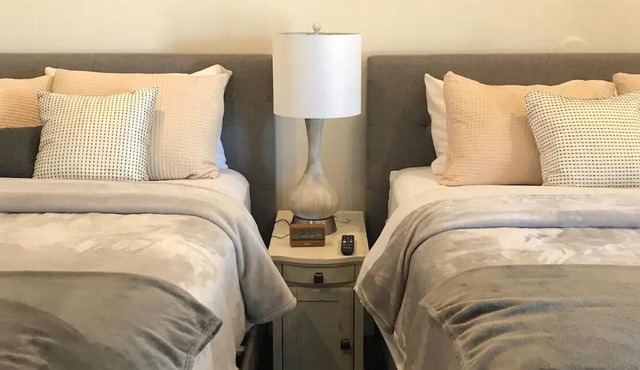 Boutique Hotel room in Oakley, ID: The Frank Room