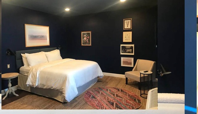 Boutique Hotel Suite in Oakley, ID: The Troy Room
