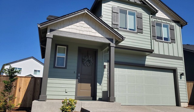 Brand new, 3b/2.5ba, Monthly Rental