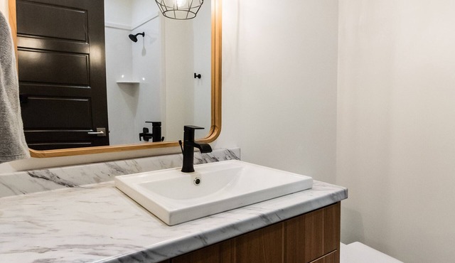 Brand New Modern - 1 bed 1 bath w/Sunset Views