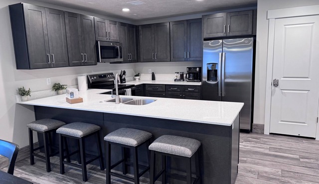 Brand New Modern 2 Bedroom with en suites in Page.
