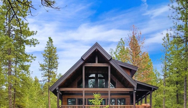 Brand New! Quintessential Cabin On East Mountain