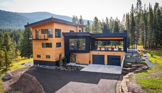 Bridger Canyon Passive Haus | 4BR/4.5BA Mtn Retreat w/Tub