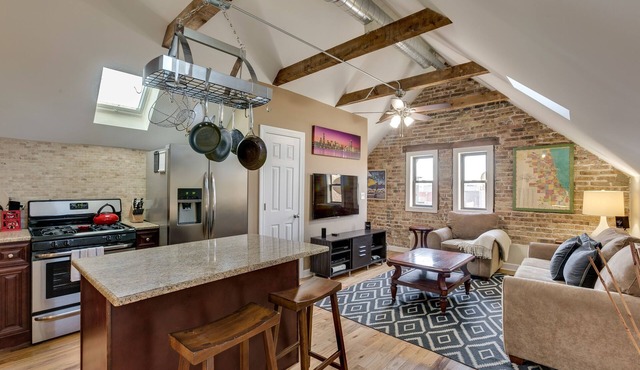 Bright & Lofty Bucktown 1BR by AllSet Turnover