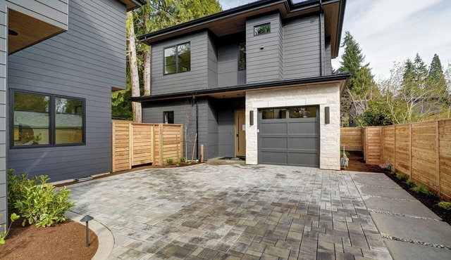 Bright + Modern DADU near Downtown Kirkland - Garage/EV +Private yard