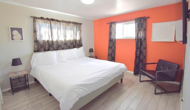Bright & Spacious Upper Unit with Two Bedrooms in Denver in Denver