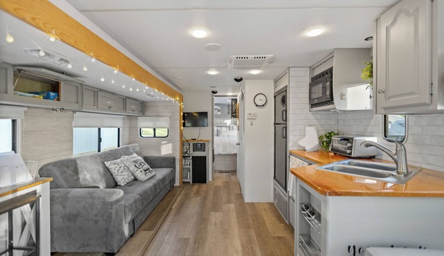 Brimstone Trail Access Stylish Camper Pets Welcome Firepit