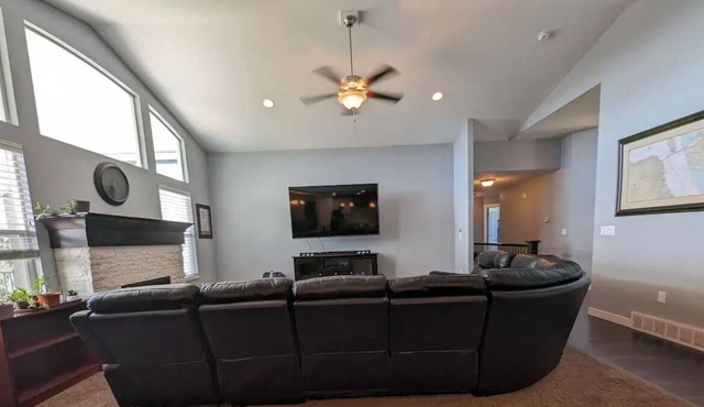 Bring the whole family! Plenty of beds, plenty of space, plenty of fun!