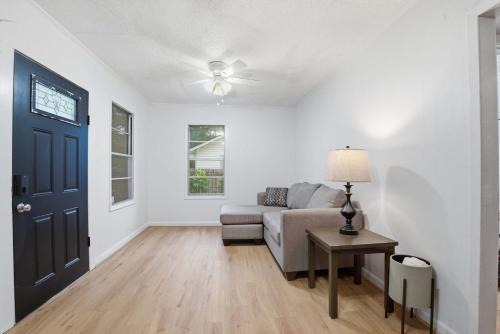 Byron St 5BR single Unit Downtown Lafaytte