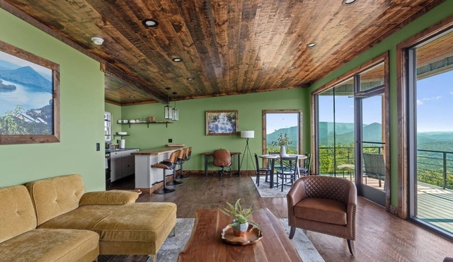 Cabin with 360 Panoramic Tower + Hot Tub