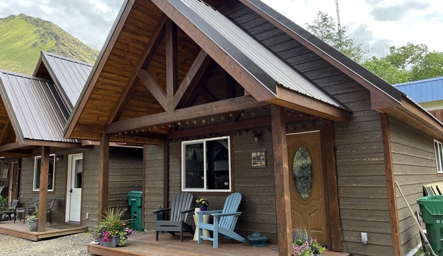 Carrie On Inn with River View