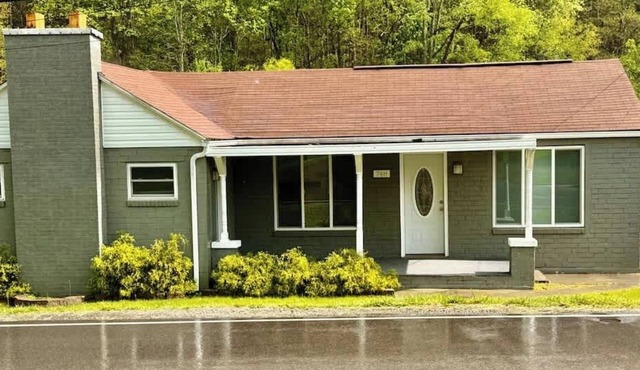 Cavalier Cottage - Within Minutes to UVA Campus