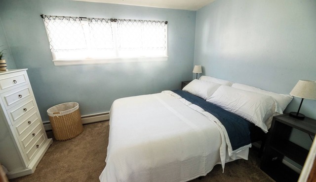 Charming 2-bed house in Bismarck, centrally located for your convenience.