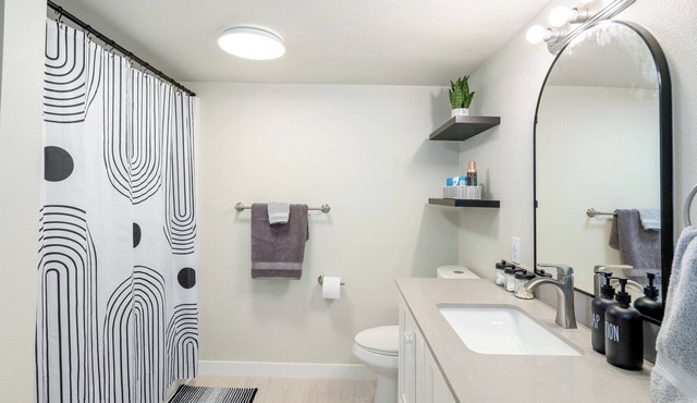 Charming 2-bedroom Basement Suite in lovely Spokane Valley