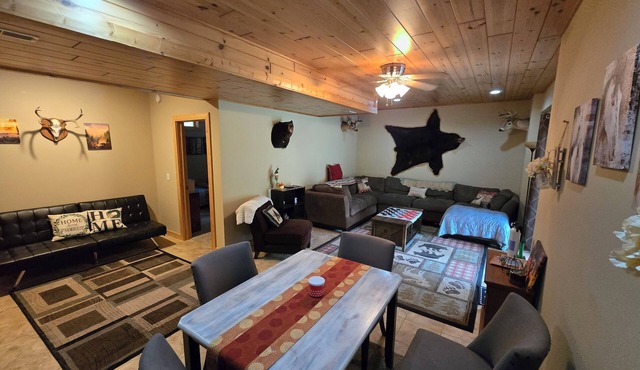Charming 2-bedroom 1,200 sqft Countryside Suite, sleeps 7.
