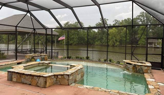 Charming 3-bedroom house with AC, WiFi in lovely Maurepas