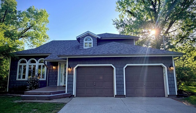 Charming and Private 3-bedroom house by Saylorville Lake, North of Johnston