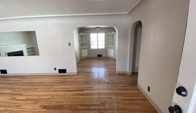 Charming basement separate entrance 2-bedroom house with AC in welcoming Pueblo