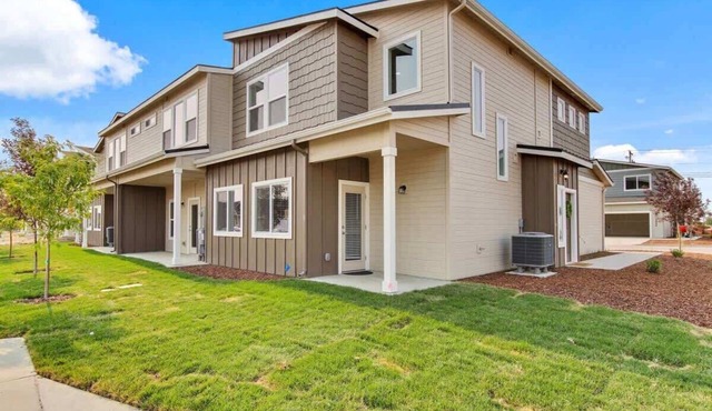 Charming Centrally Located Treasure Valley Custom