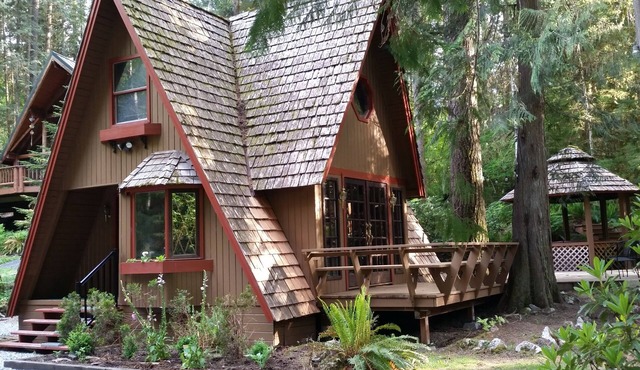 Charming Chalet-Private Cedar Soaking Tub-Snowline-Owner Managed