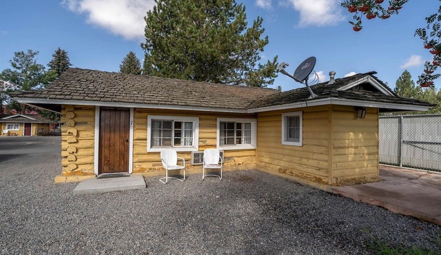 Charming Family Log Cabin, the Perfect Base for Exploring East Idaho in Ashton