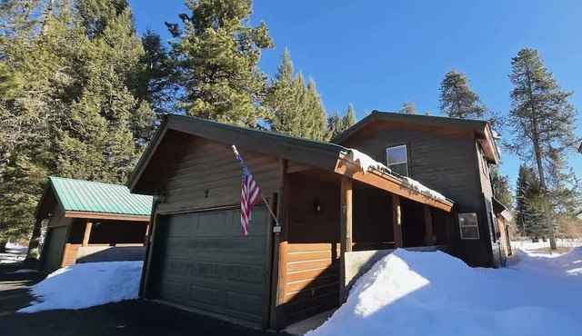 Charming Home with Golf Course Views & Relaxing Vibes in McCall, Idaho