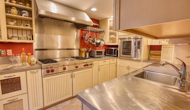 Charming Ketchum Cottage with Gourmet Kitchen