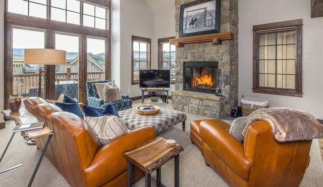 Charming Luxury Mountain Modern Retreat