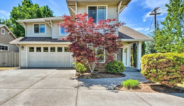 Charming Medford Getaway ~ 4 Miles to Downtown!