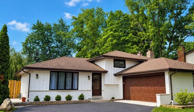 Charming newly remodeled 3-bedroom house in Itasca with all the latest amenities