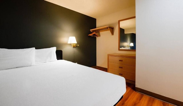 Charming Room w/Kitchenette — Stylish Downtown Hermiston Stay