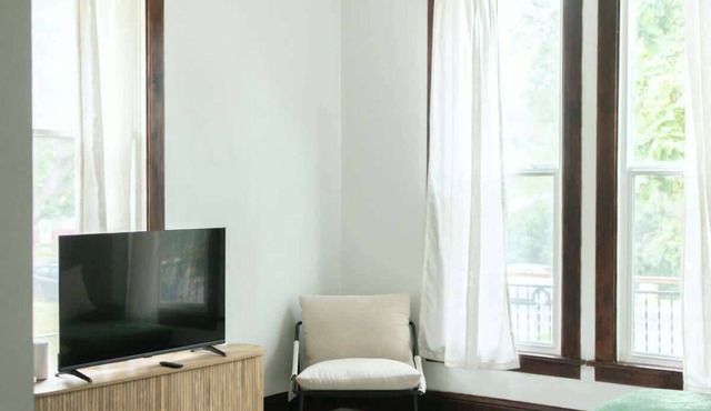 Charming Spacious 3BR Pet-Friendly Retreat