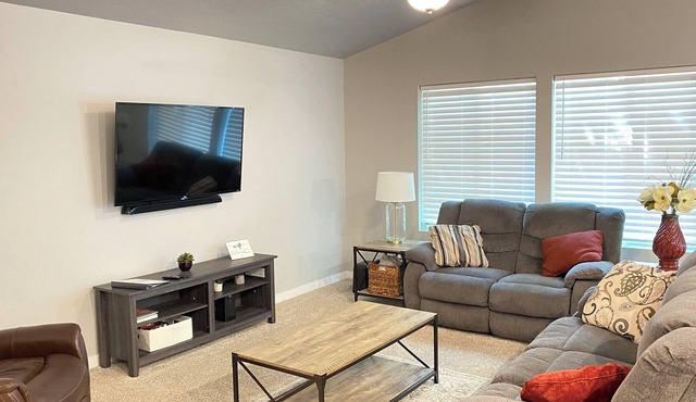 Cheerful NEW Executive Home with office-Meridian