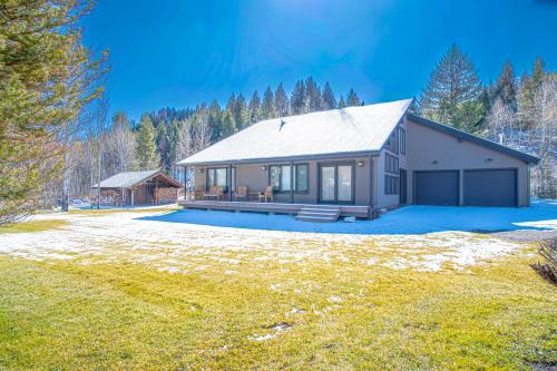 Chocolate Gulch Cabin - North of Ketchum