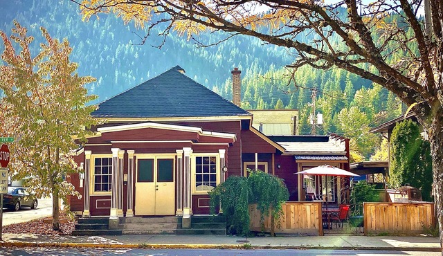 ★ Church House ★UNIQUE 2bd converted historic Wallace chapel, walk to everything