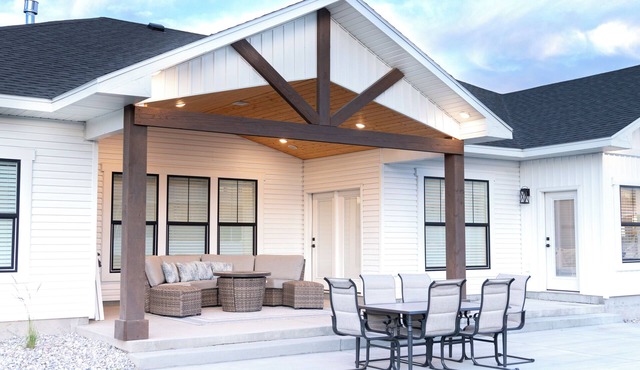 Close to BYU-I and Yellowstone New Modern Farmhouse in a Family Neighborhood.