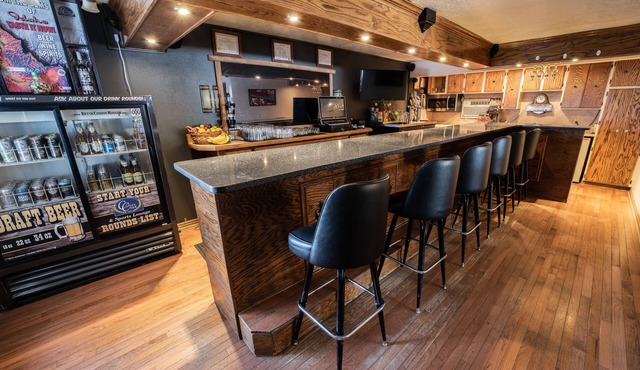 Clover Creek Inn