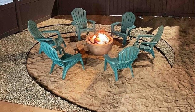 Coastal Compound - Two Fully Equipped 3BRs - 31+ Day Stay in Oceanside